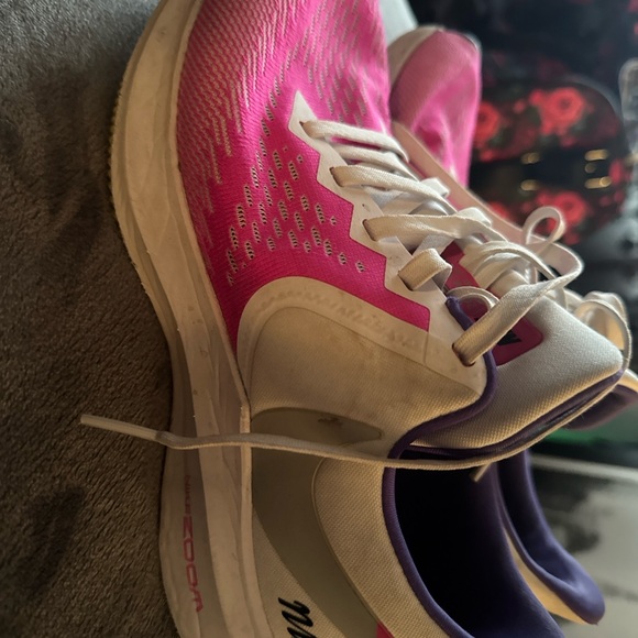 Nike Women's Pink and White Athletic Shoes - Picture 5 of 6